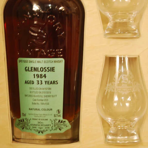 Glenlossie – 33 Year Old 1984 Signatory Vintage 30th Anniversary