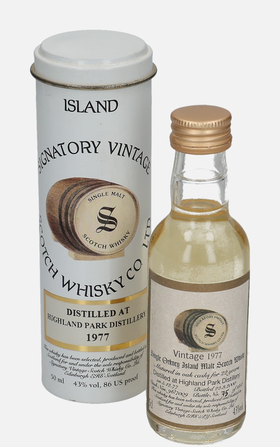 Highland Park Signatory Vintage Scotch Whisky Co. Ltd. d. 5.December 1977, b. 22.3.2000 22 years old cask no. 96/7009 Single Orkney Island Malt Scotch Whisky Matured in Oak Cask 43% Vol, 50 ml Uncategorized 